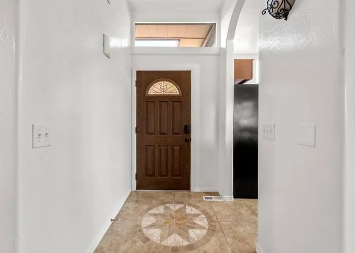 Luxury Uptown With Views And Hot Tub Ferienhaus