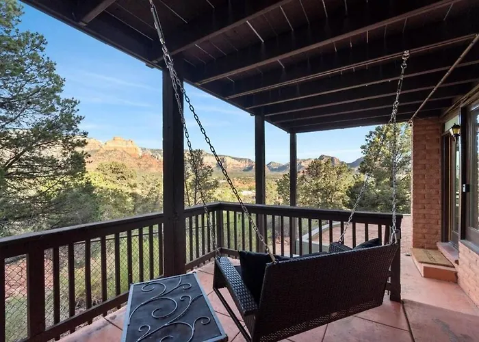 Luxury Uptown With Views And Hot Tub *