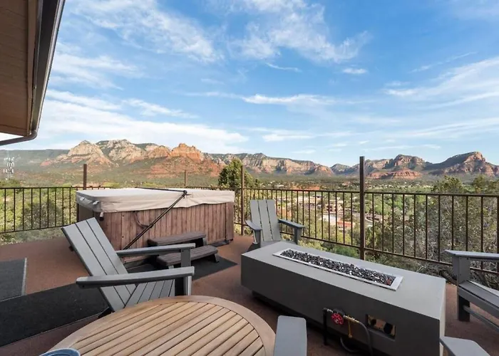 Ferienhaus Luxury Uptown With Views And Hot Tub