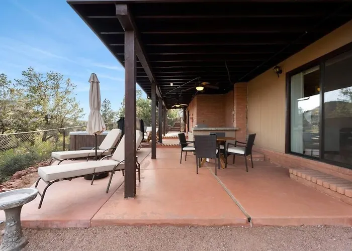 Luxury Uptown With Views And Hot Tub *