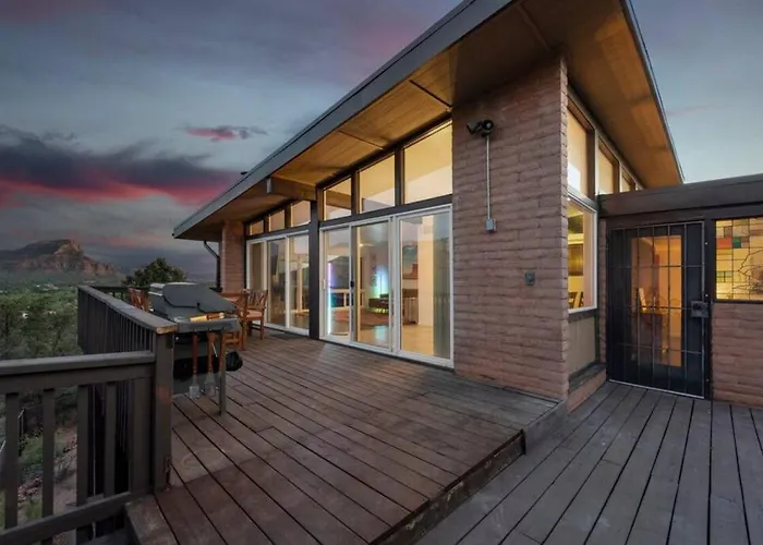 Luxury Uptown With Views And Hot Tub Ferienhaus