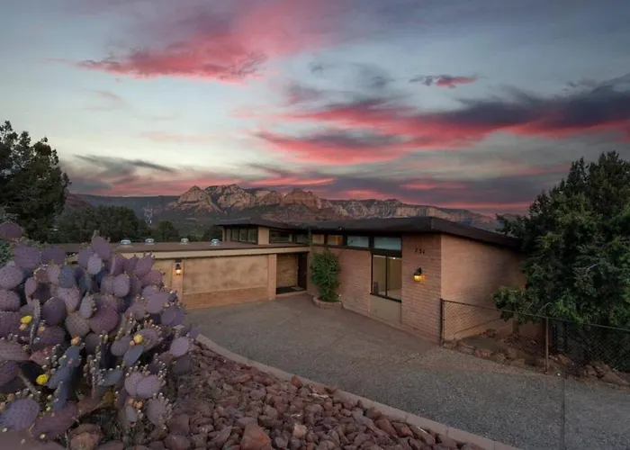 Luxury Uptown With Views And Hot Tub Ferienhaus