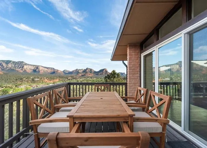 Luxury Uptown With Views And Hot Tub