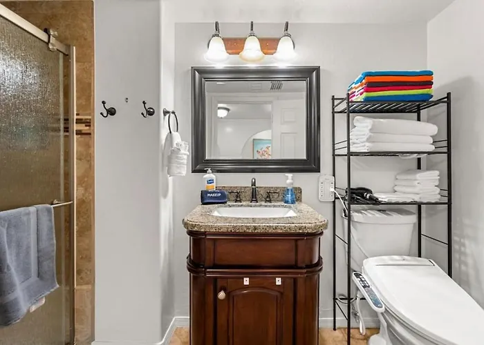 Ferienhaus Luxury Uptown With Views And Hot Tub