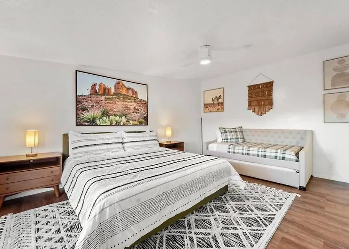 Luxury Uptown With Views And Hot Tub Sedona