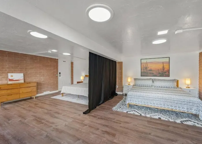 Luxury Uptown With Views And Hot Tub Ferienhaus *